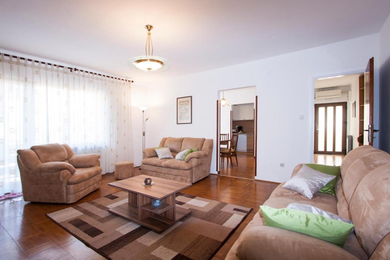 פורץ Apartment Nola By Rent Istria מראה חיצוני תמונה
