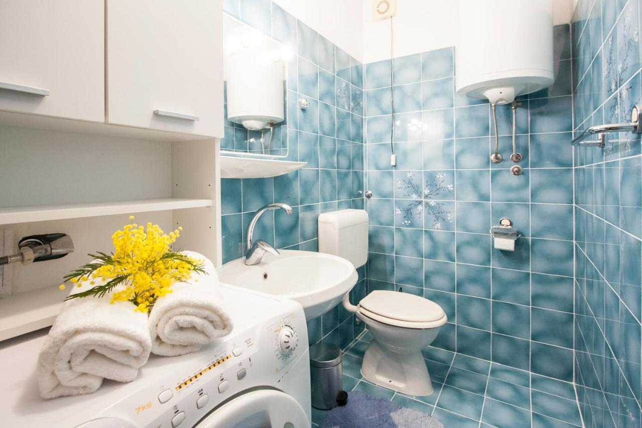 פורץ Apartment Nola By Rent Istria מראה חיצוני תמונה
