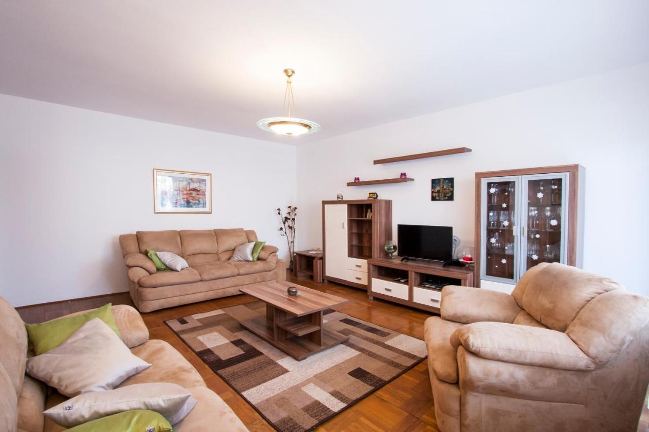 פורץ Apartment Nola By Rent Istria מראה חיצוני תמונה