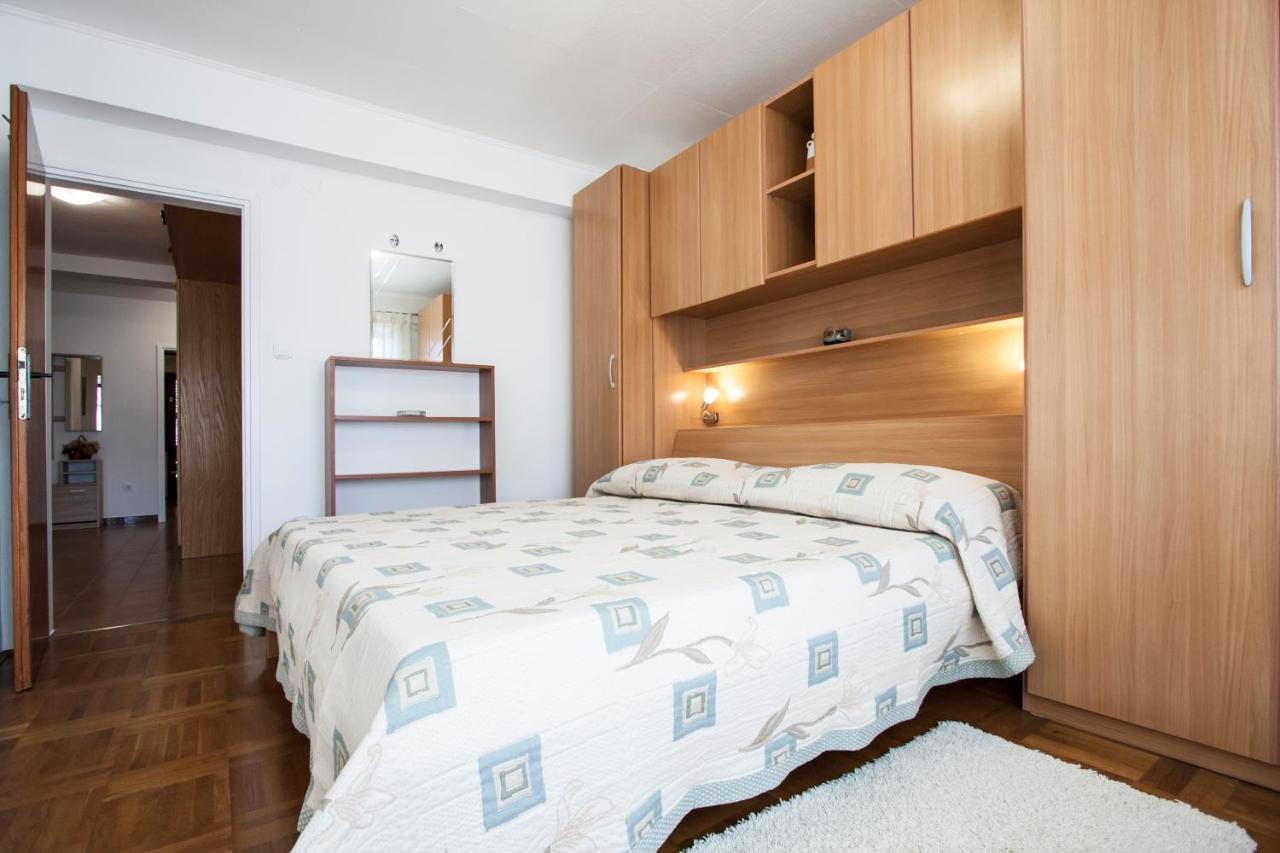 פורץ Apartment Nola By Rent Istria מראה חיצוני תמונה