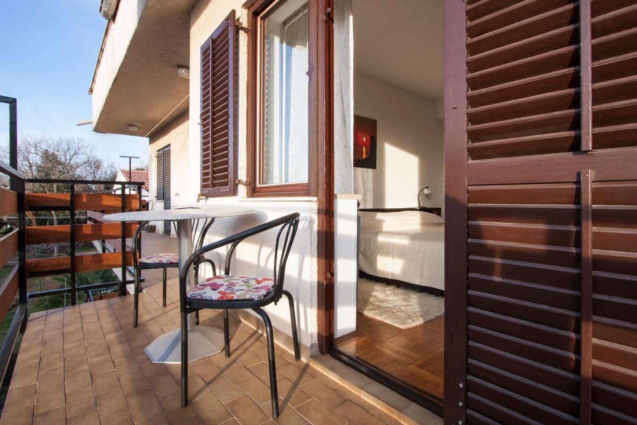 פורץ Apartment Nola By Rent Istria מראה חיצוני תמונה